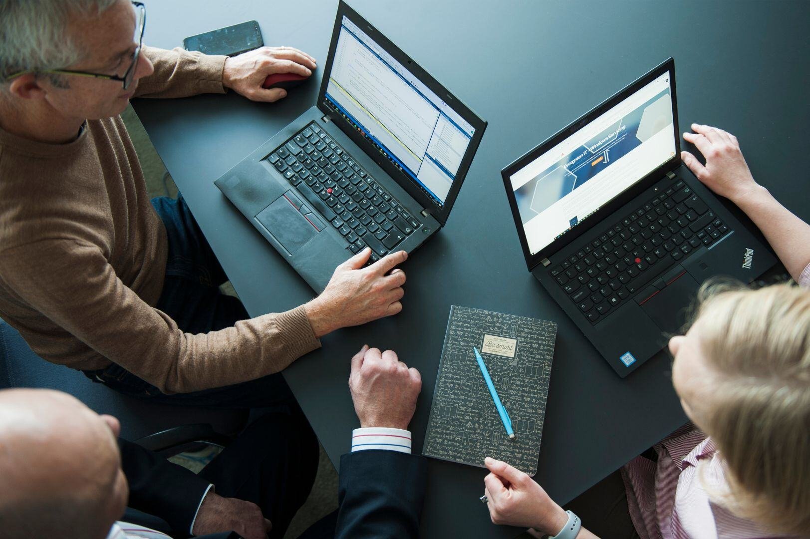 juriba_team_laptops